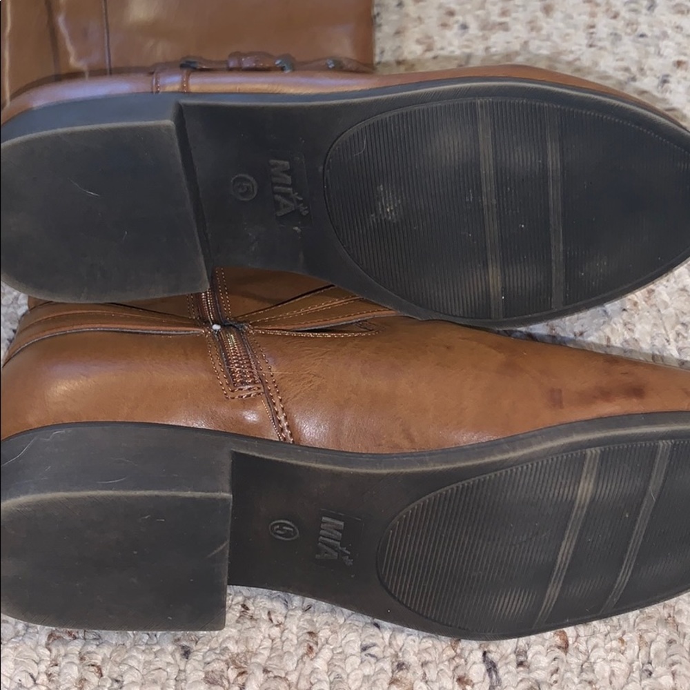 Girls Sz 5 Mia boots only worn a couple times: - Picture 3 of 3